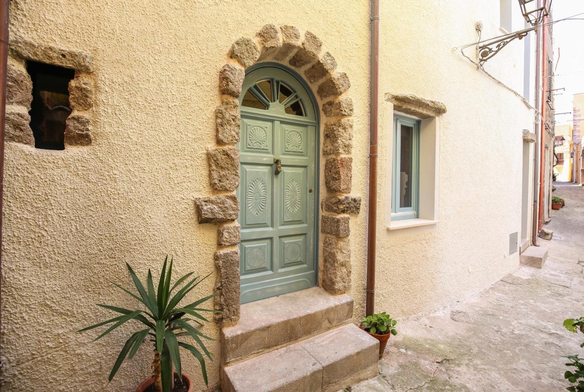 B&B Domos Mi & Ro Castelsardo Ngoại thất bức ảnh